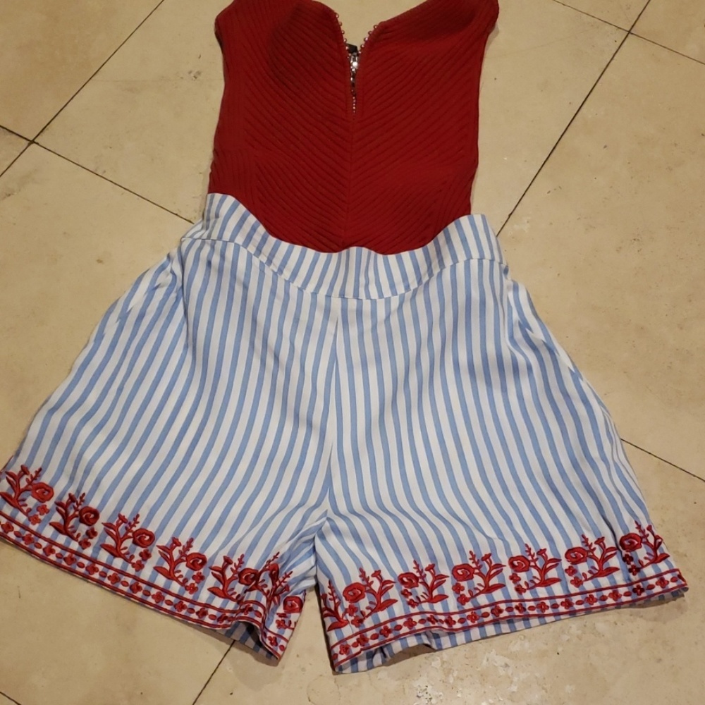 GIANNI BINI Shorts Red embroidered blue strip